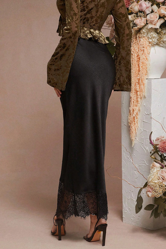Elegant Lace-Trim Skirt