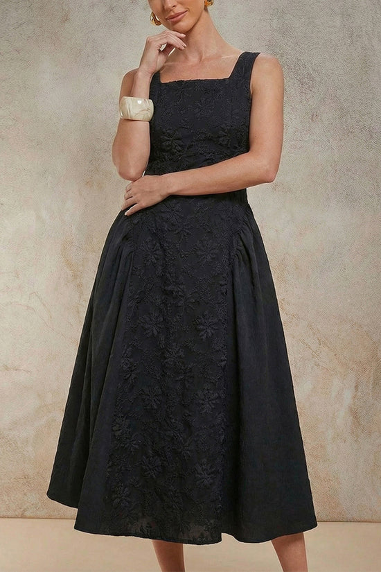 Elegant Sleeveless Floral Evening Dress