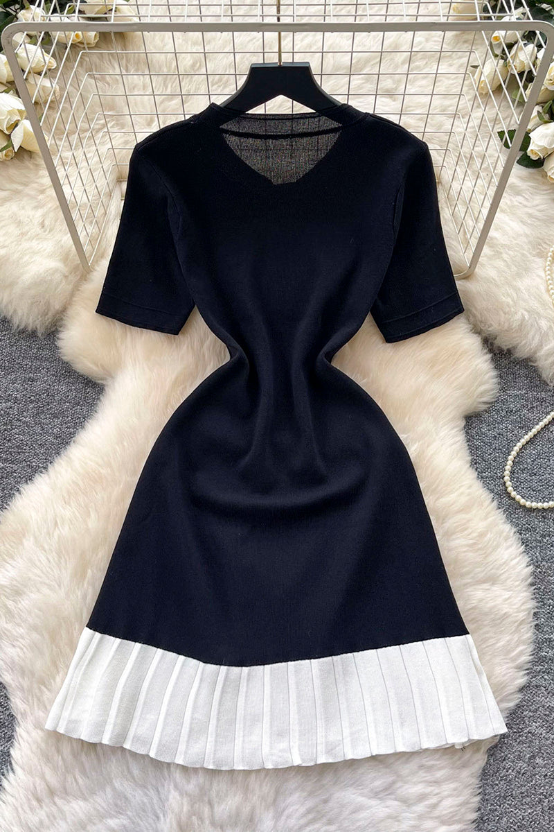 Buttoned Short Sleeve Pleated Hem Dress