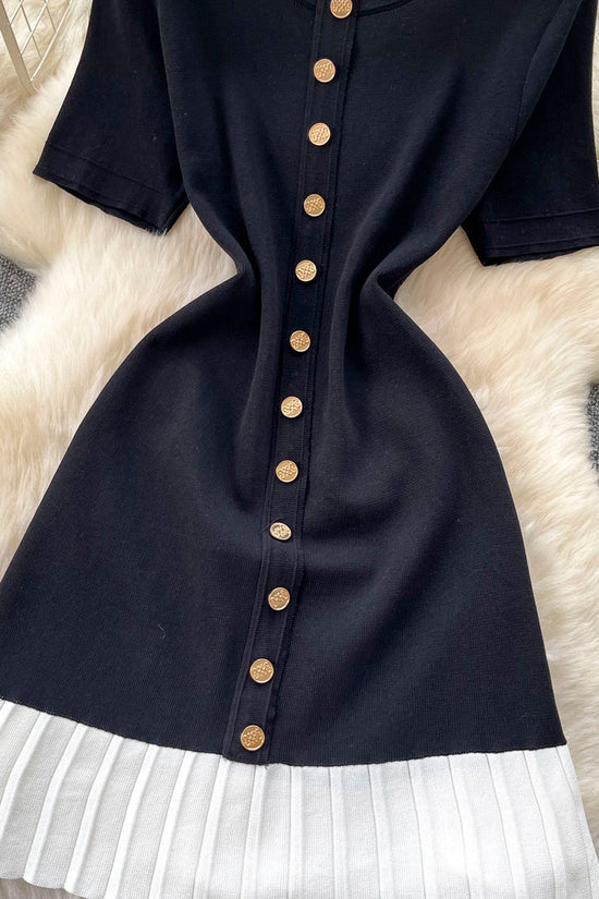 Buttoned Short Sleeve Pleated Hem Dress