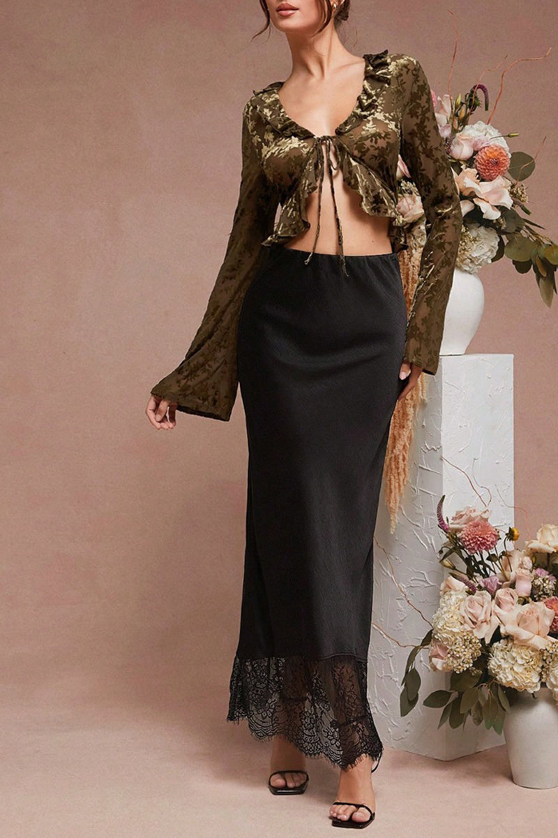 Elegant Lace-Trim Skirt