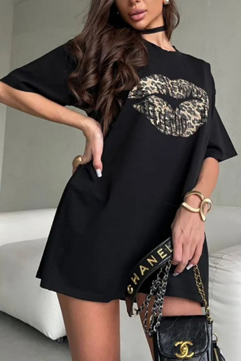 Chic Leopard Print T-Shirt
