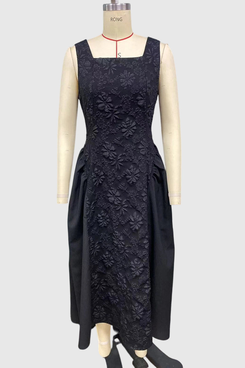 Elegant Sleeveless Floral Evening Dress
