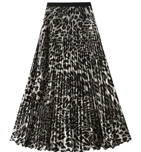Chic Leopard Print Midi Skirt