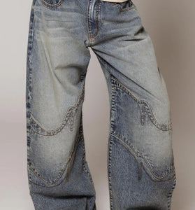 Relaxed Wide-Leg Straight Jeans