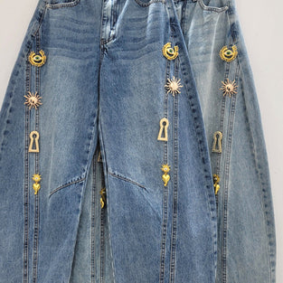 Embellished Barrel Jeans with Accents