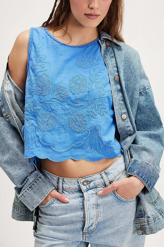Sleeveless Tie-Side Cropped Tank Top