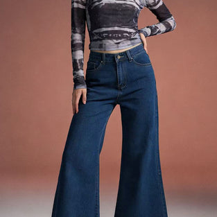 Classic Wide Leg Jeans
