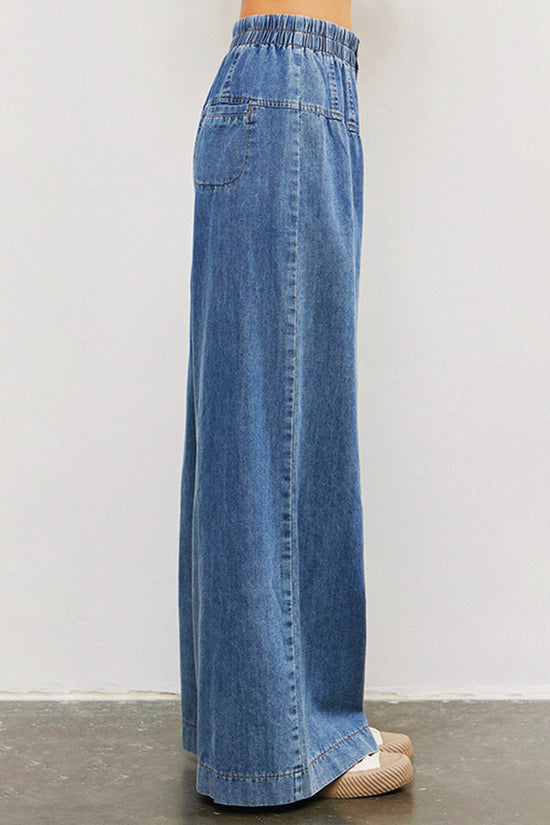 High-Waisted Buttoned Wide-Leg Jeans