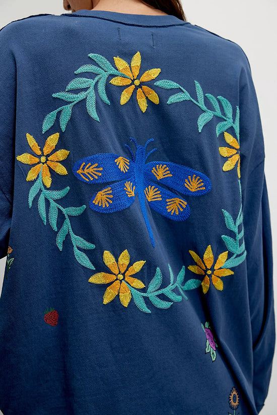 Nature-Inspired Graphic Oversized Sweatshirt