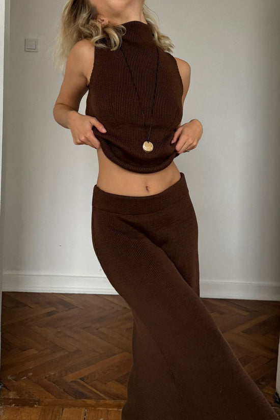 Sleeveless Turtleneck Skirt Set