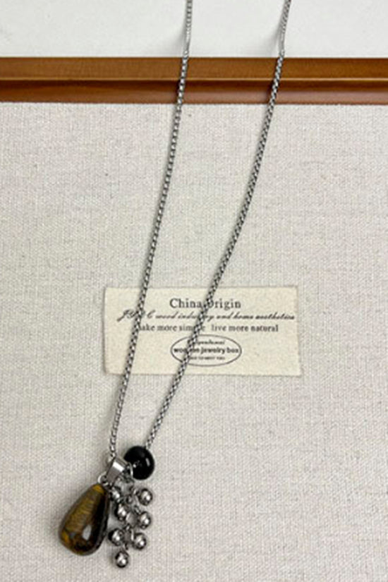 Clustered Pendant Statement Necklace