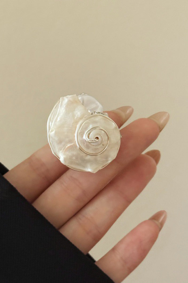 Elegant Spiral Seashell Ring