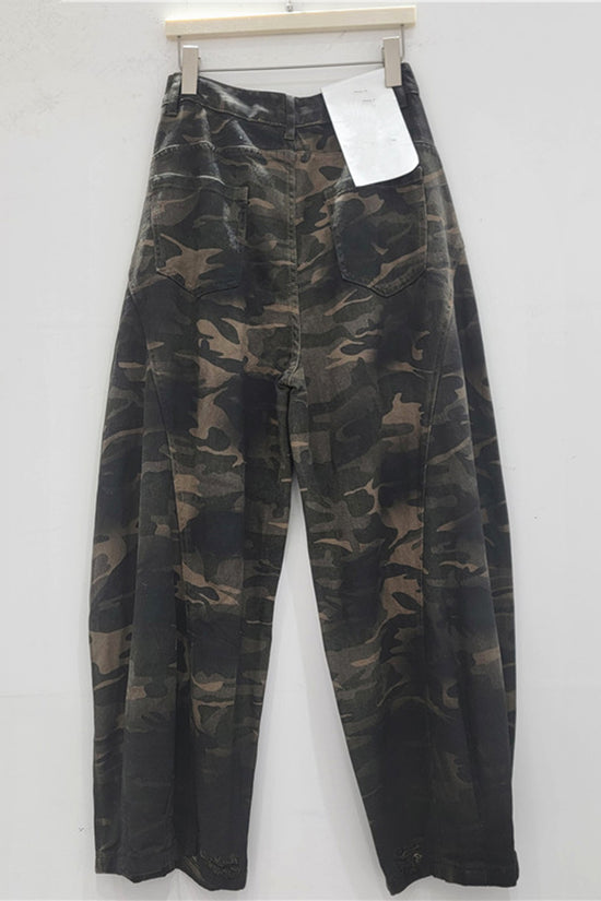 Trendy Distressed Barrel Jeans