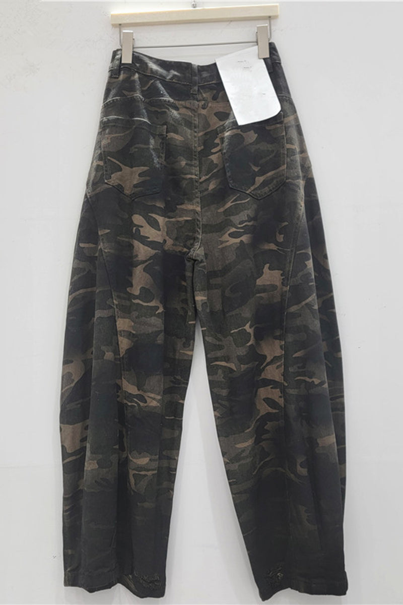 Trendy Distressed Barrel Jeans