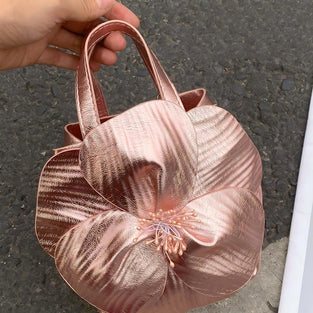 Elegant Floral Design Tote Bag