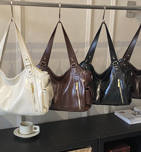 Sleek Handbag with Elegant Zip Details
