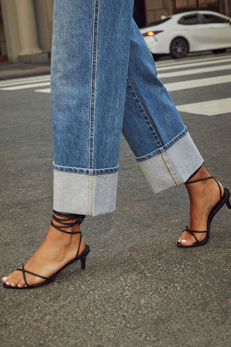 Chic Straight-Leg Jeans for Effortless Style