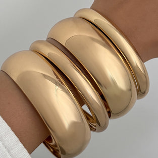Chic Gold Bangles Set
