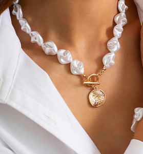 Elegant Twist Bead Necklace