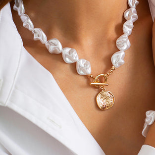 Elegant Twist Bead Necklace