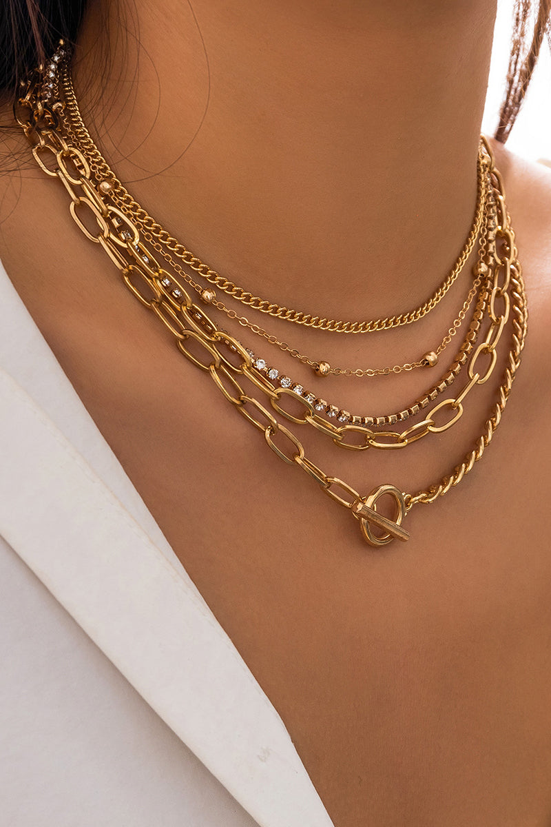 Elegant Chain and Crystal Necklace