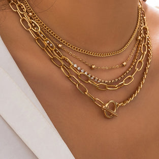Elegant Chain and Crystal Necklace