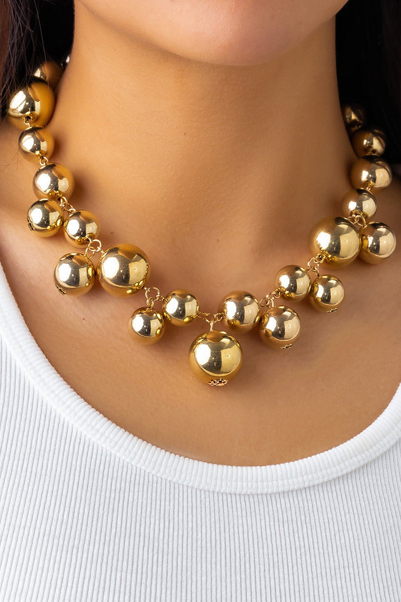 Elegant Pearl Statement Necklace
