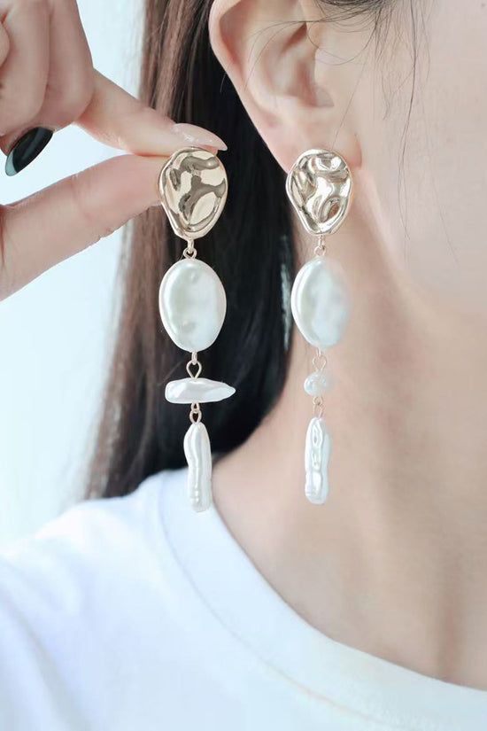 Elegant Drop Earrings with Modern Design