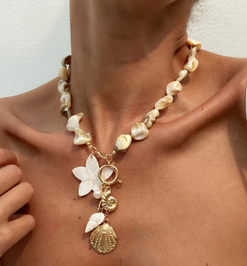 Elegant Shell Charm Necklace