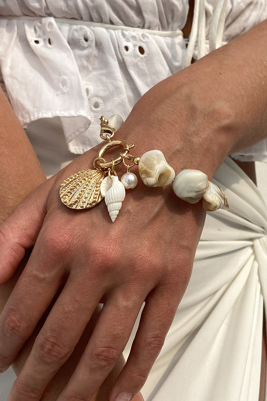 Elegant Shell Charm Bracelet