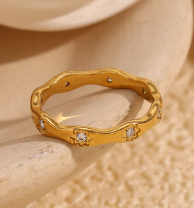 Elegant Star-Embellished Wavy Band Ring