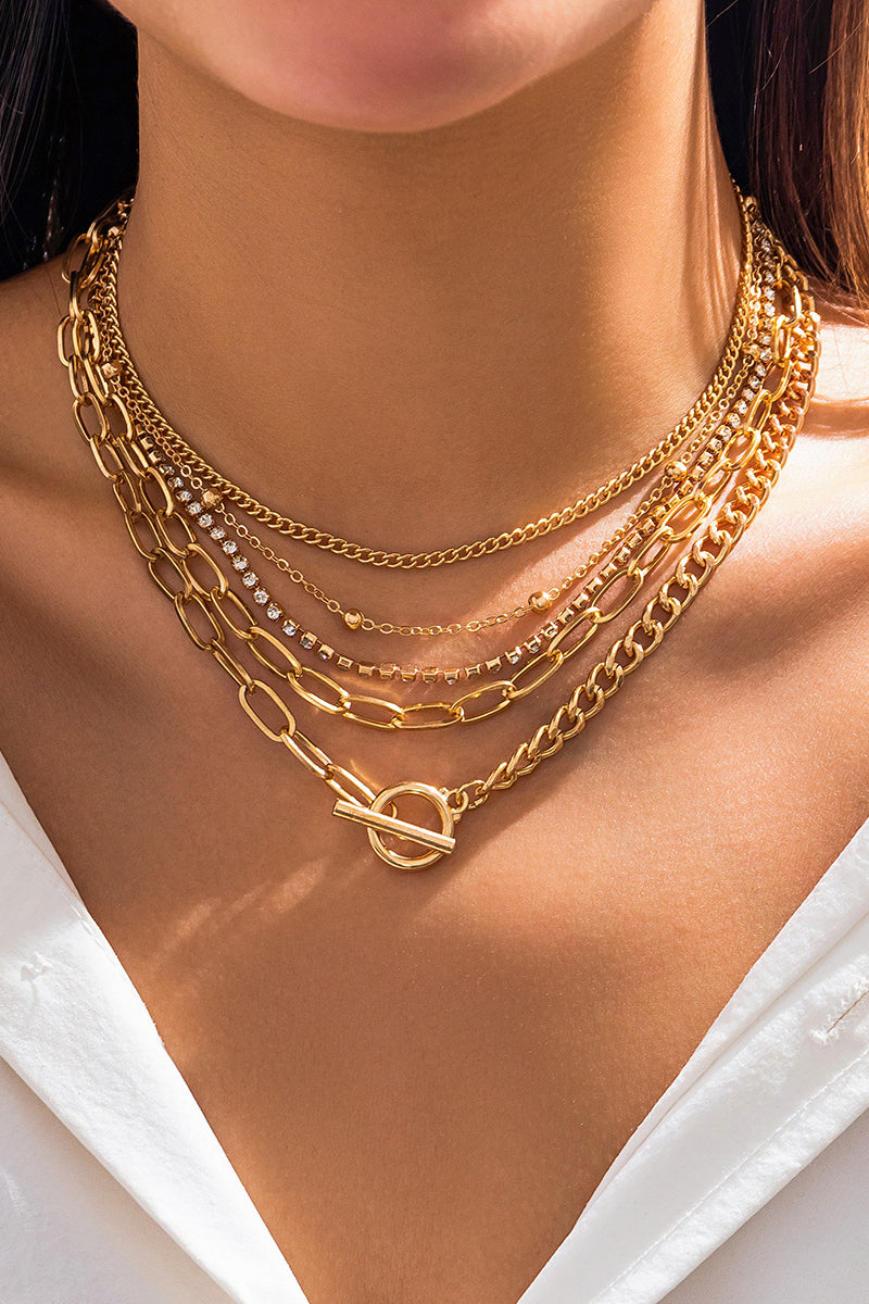Elegant Chain and Crystal Necklace