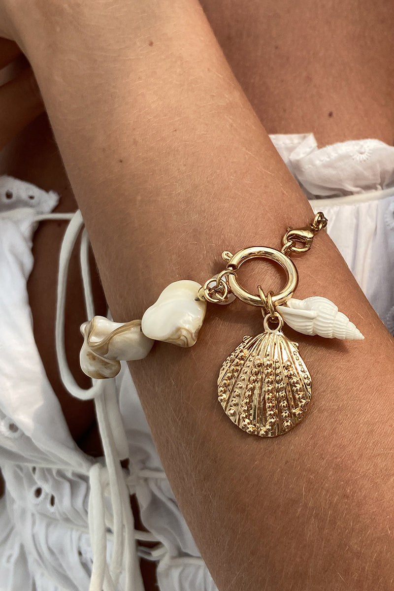 Elegant Shell Charm Bracelet