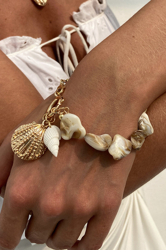 Elegant Shell Charm Bracelet