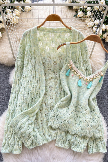 GREEN