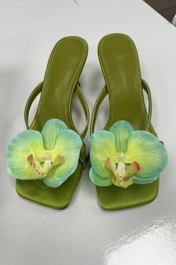 GREEN