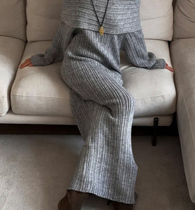 Off-Shoulder Ribbed Knit Maxi Dress