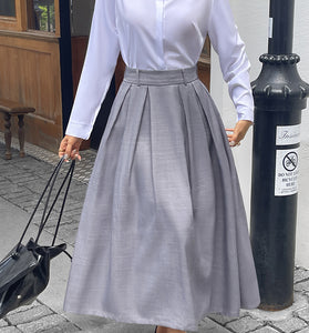 Elegant Pleated Midi Skirt