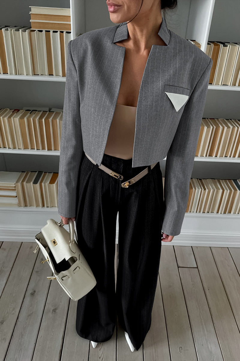 Chic Cropped Blazer with Pocket Detail