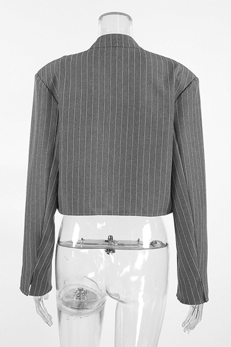 Chic Cropped Blazer with Pocket Detail