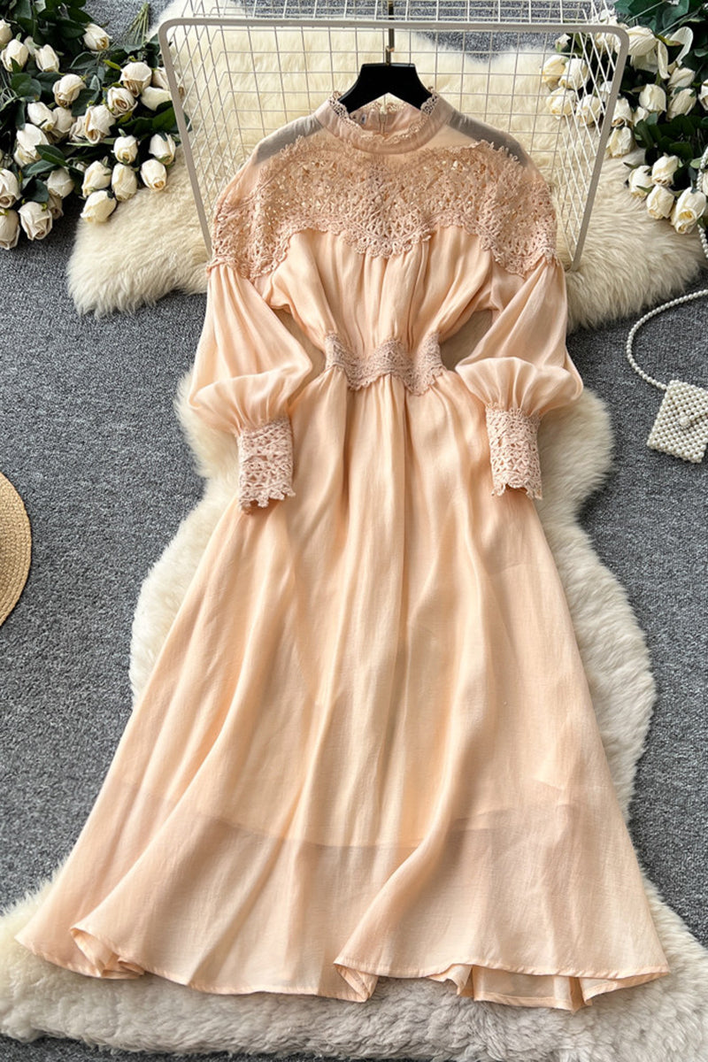 Elegant Lace Detail Casual Dress