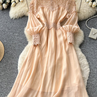 Elegant Lace Detail Casual Dress