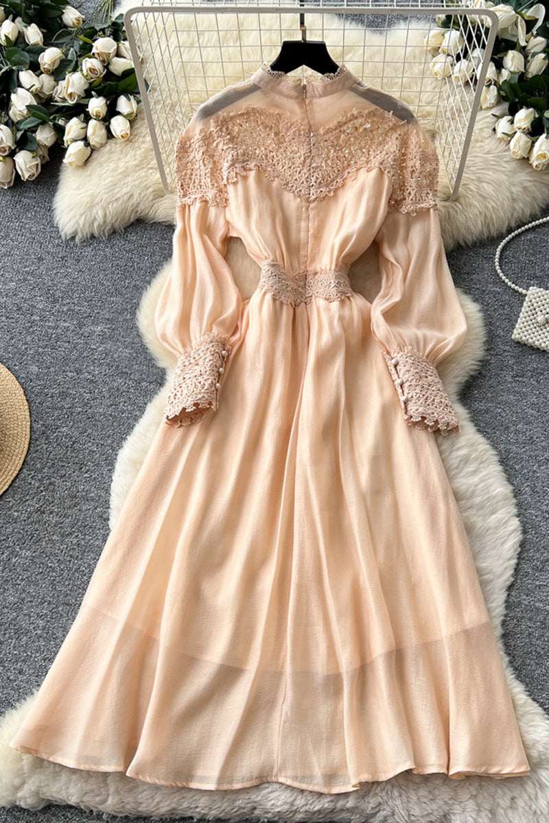 Elegant Lace Detail Casual Dress