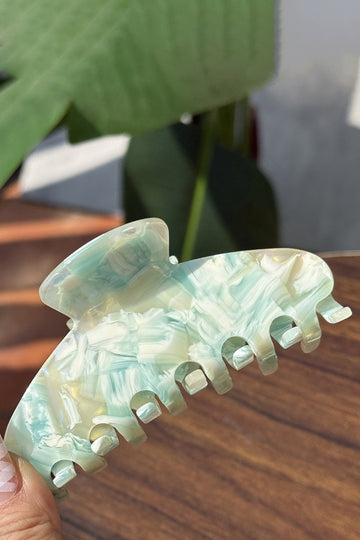 LIGHT GREEN