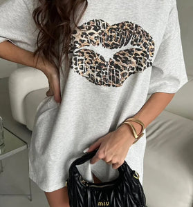 Chic Leopard Print T-Shirt