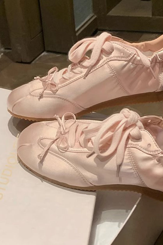 Sleek Lace-Up Casual Sneakers