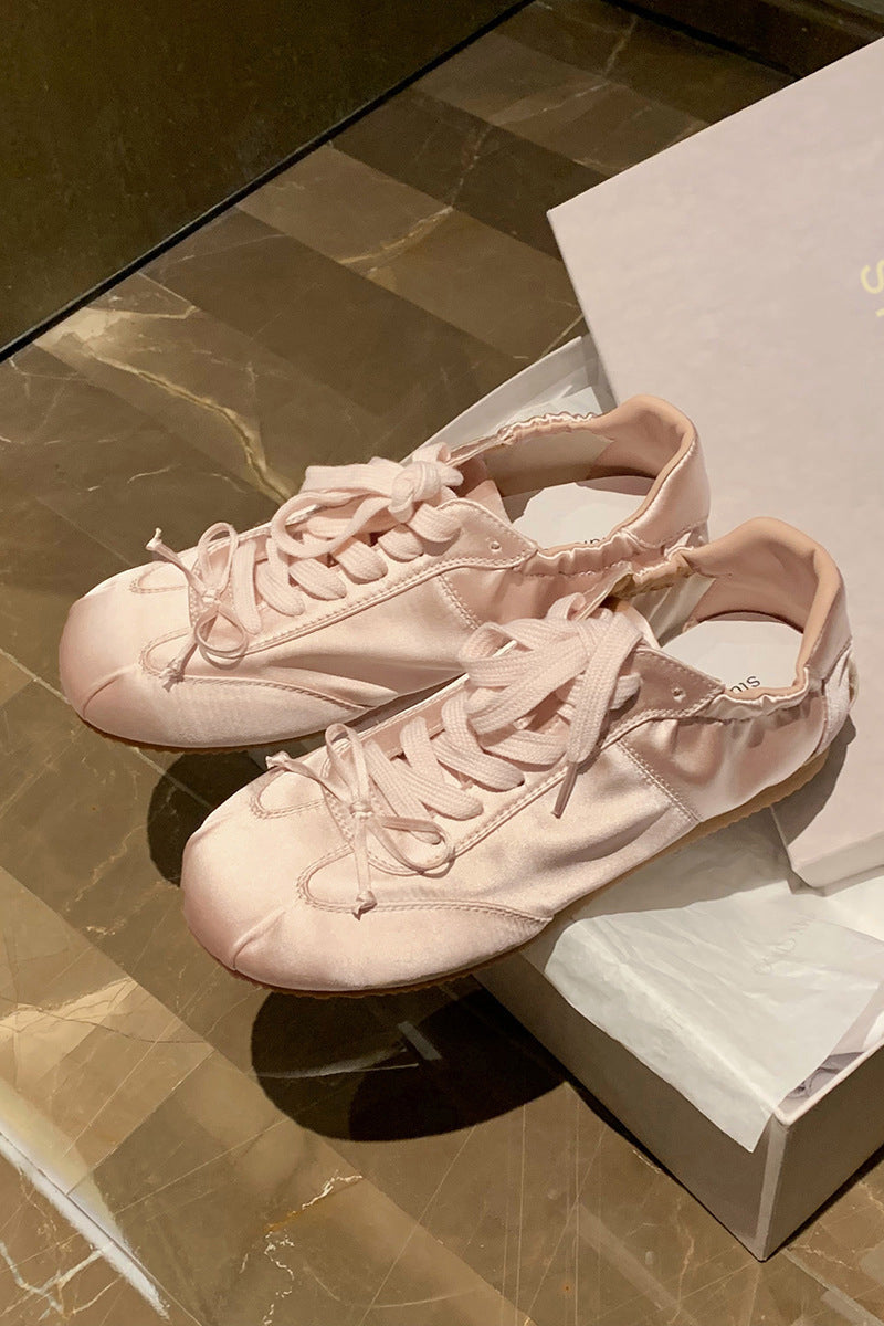 Sleek Lace-Up Casual Sneakers