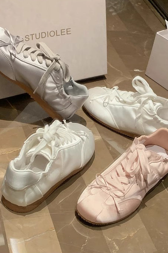 Sleek Lace-Up Casual Sneakers