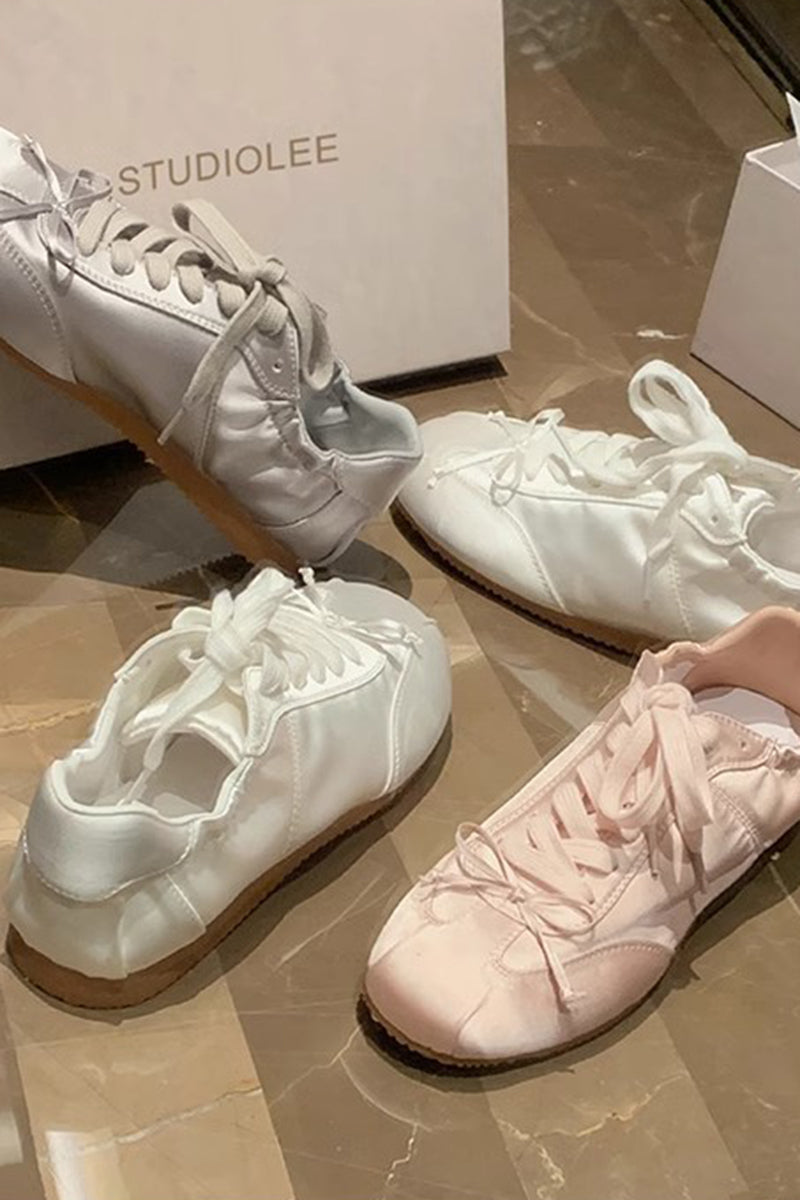 Sleek Lace-Up Casual Sneakers